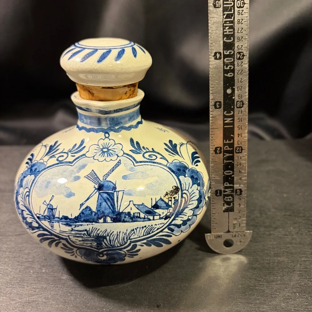 Delft Blue Handwerk Bols Holland Windmill Ceramic Decanter with Stopper 7-6903G